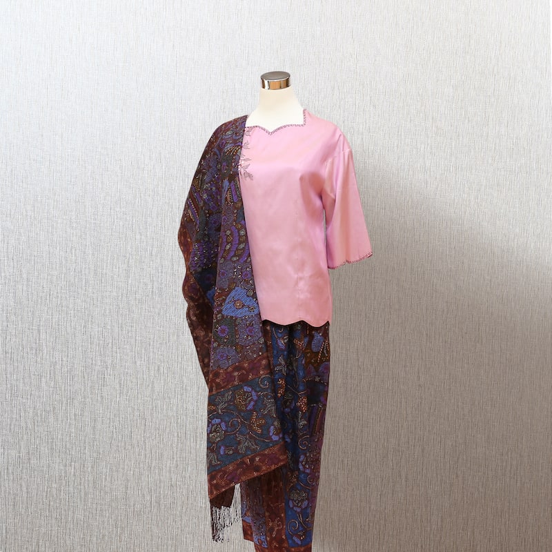 Kebaya + Kain Selendang
